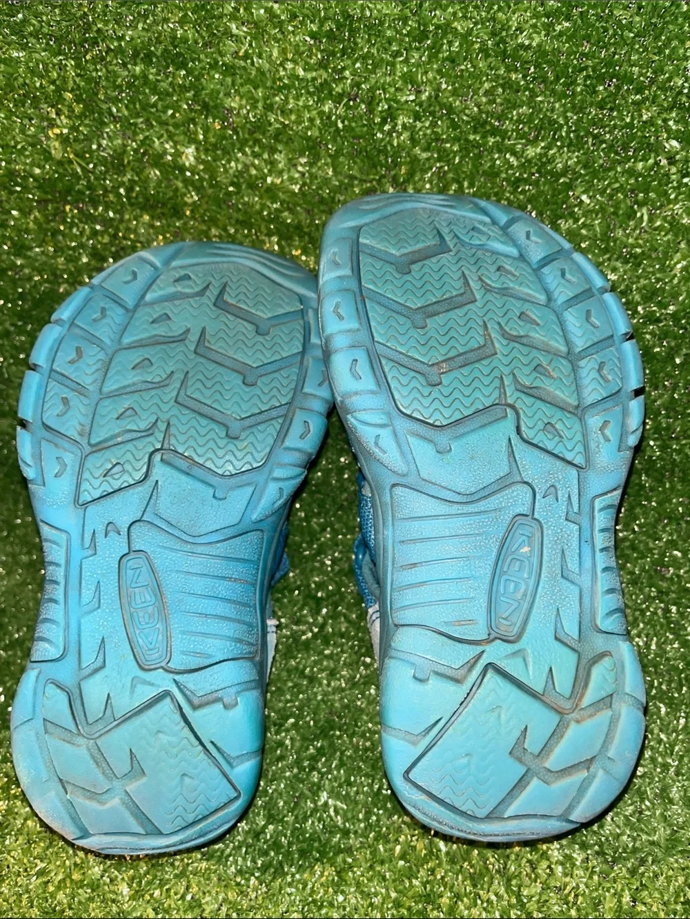 KEEN WASHABLE SANDALS in teal/blue color
